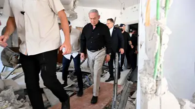 نتنياهو خلال زيارته لمنطقة بات يام