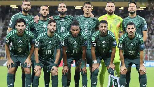 لاعبو الجزائر قبل مواجهة بوتسوانا