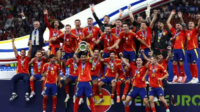منتخب إسبانيا يحتفل بلقب يورو 2024