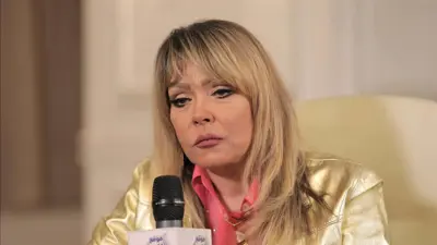 الفنانة لوسي