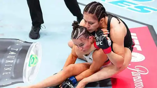 من نزال مايسي باربر ضد أليكسا غراسو 