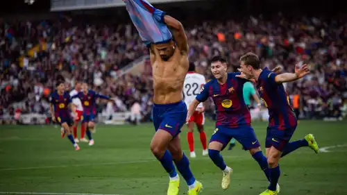 فرحة لاعبي برشلونة