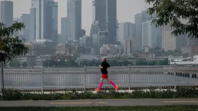 شخص يمارس رياضة الركض