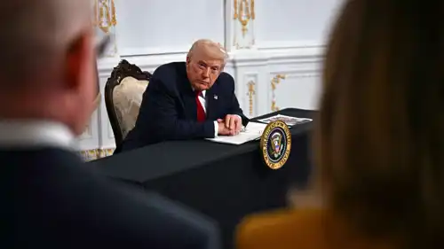 الرئيس الأمريكي دونالد ترامب خلال مؤتمر صحفي