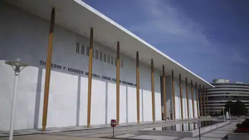 مركز جون إف. كينيدي الذي تحول إلى "ترامب ـ كينيدي"