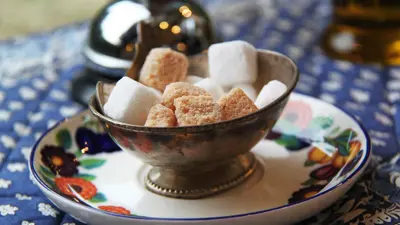 مكعبات من السكر