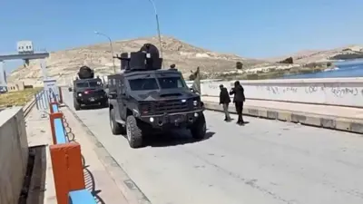 القوات السورية أثناء دخولها إلى سد تشرين