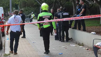 الشرطة الإسرائيلية في موقع عملية طعن سابقة