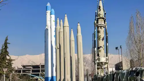 نماذج صواريخ إيرانية في طهران