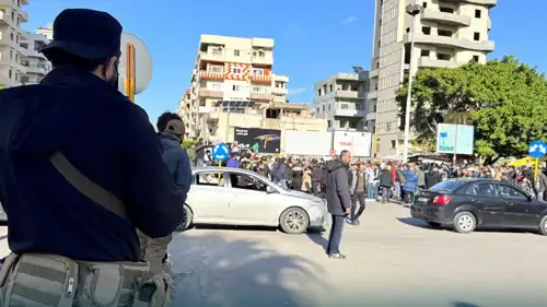 اعتصام في طرطوس يندد بتفجير مسجد بحمص