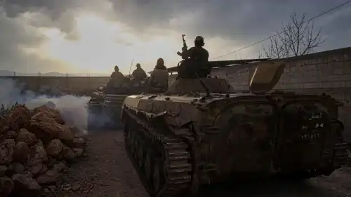 عناصر من الجيش السوري قرب حدود لبنان