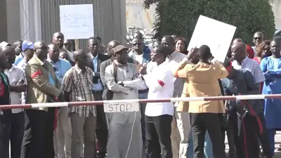 موظفون مفصولون في السنغال