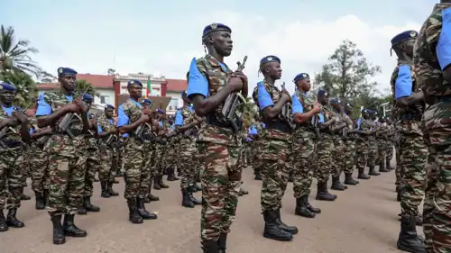 أفراد من الجيش الكاميروني