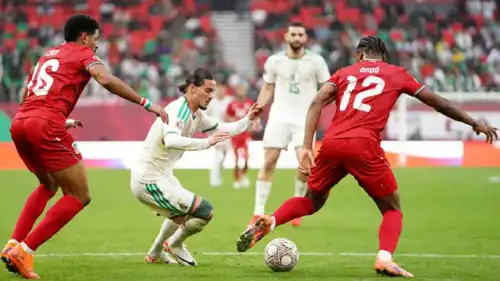 أنيس حاج موسى نجم منتخب الجزائر