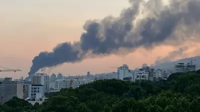 الدخان يتصاعد من مبنى التلفزيون الإيراني