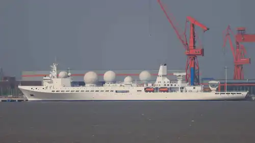 سفينة حربية صينية تحمل منظومة Liaowang-1 الرادارية