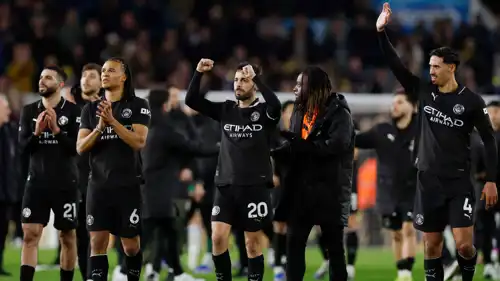 برناردو سيلفا (وسط) لاعب مانشستر سيتي