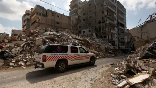 سيارة إسعاف في موقع غارة إسرائيلية جنوب لبنان