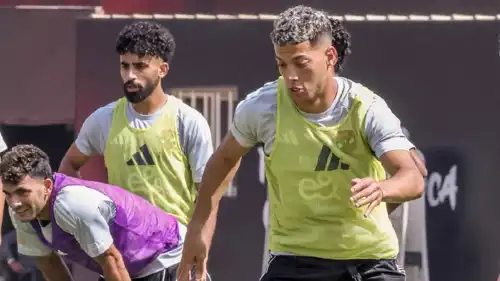 إمام عاشور نجم الأهلي المصري