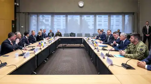 مسؤولون أمريكيون وأوكران يناقشون خطة أمريكية لإنهاء الحرب