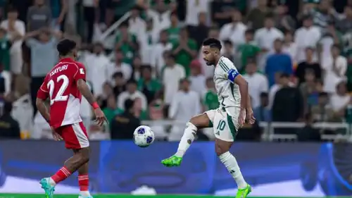 سالم الدوسري في مباراة السعودية وإندونيسيا