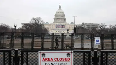 ضابط شرطة في الكابيتول الأمريكي