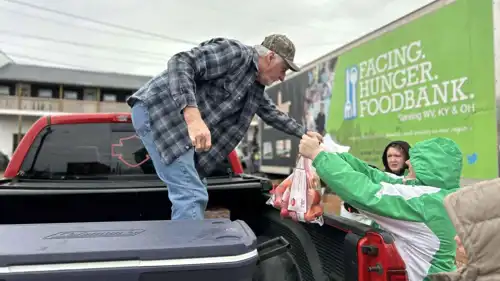 من عمليات "فيسينغ هانغر فود بنك" في ولاية فيرجينيا الأمريكية