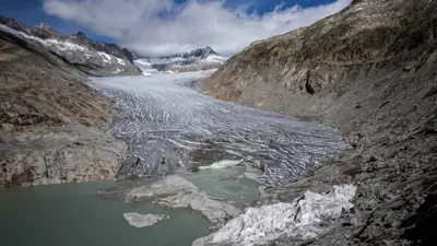 نهر الرون الجليدي في جبال الألب