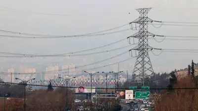 أبراج لنقل الكهرباء في طهران 