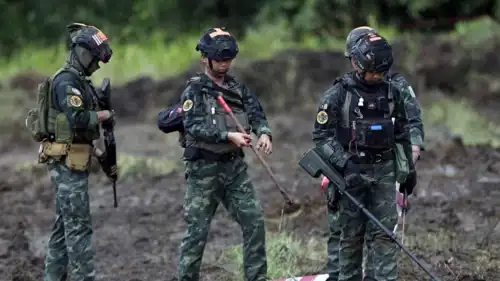 جنود تايلنديون على الحدود مع كمبوديا