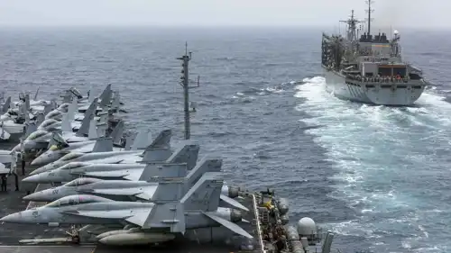 حاملة الطائرات أبراهام لينكولن المنتشرة في الشرق الأوسط