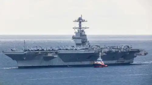 حاملة طائرات أمريكية