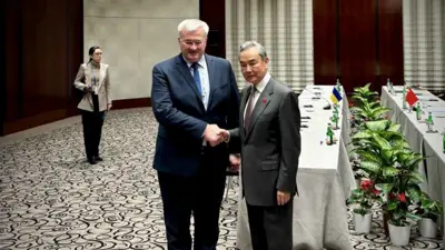 وزير الخارجية الأوكراني خلال لقاء مع نظيره الصيني