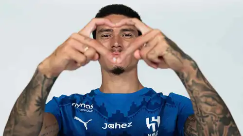 داروين نونيز بقميص الهلال