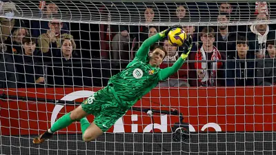 فويتشيك تشيزني حارس مرمى برشلونة