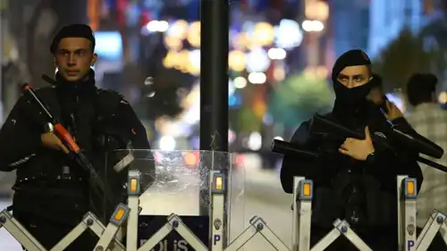 عناصر من الشرطة التركية