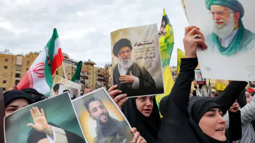 مسيرة تأبينية للمرشد الإيراني علي خامنئي 