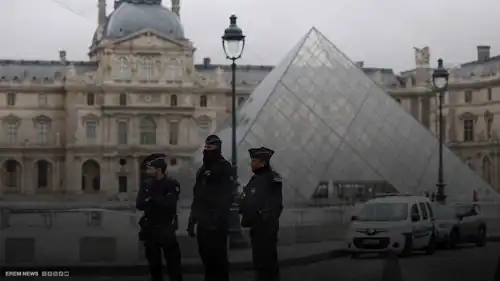 لصوص اللوفر في ورطة