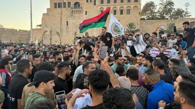 محتجون في طرابلس يطالبون بإسقاط حكومة الدبيبة