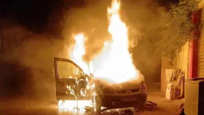 السيارة المستهدفة بالغارة على صيدا