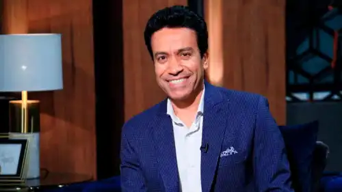 الفنان المصري سامح حسين