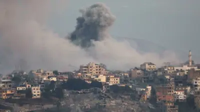 دخان يتصاعد فوق بلدة الخيام إثر قصف إسرائيلي