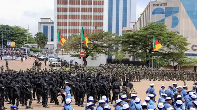 عرض عسكري في الكاميرون