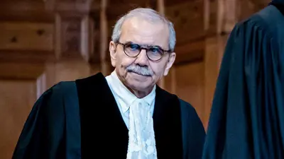  القاضي نواف سلام 