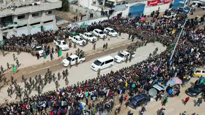 من مراسم عملية إطلاق رهائن إسرائيليين