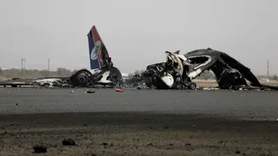 طائرة دمرتها غارة إسرائيلية على مطار صنعاء