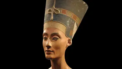 تمثال نفرتيتي