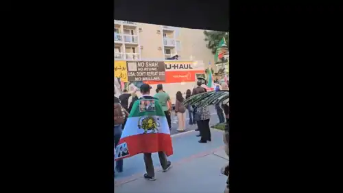 لحظة دهس الشاحنة للمشاركين في التظاهرة