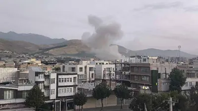 دخان من موقع استهدفته غارة إسرائيلية في طهران