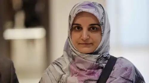 مهديه إسفندياري